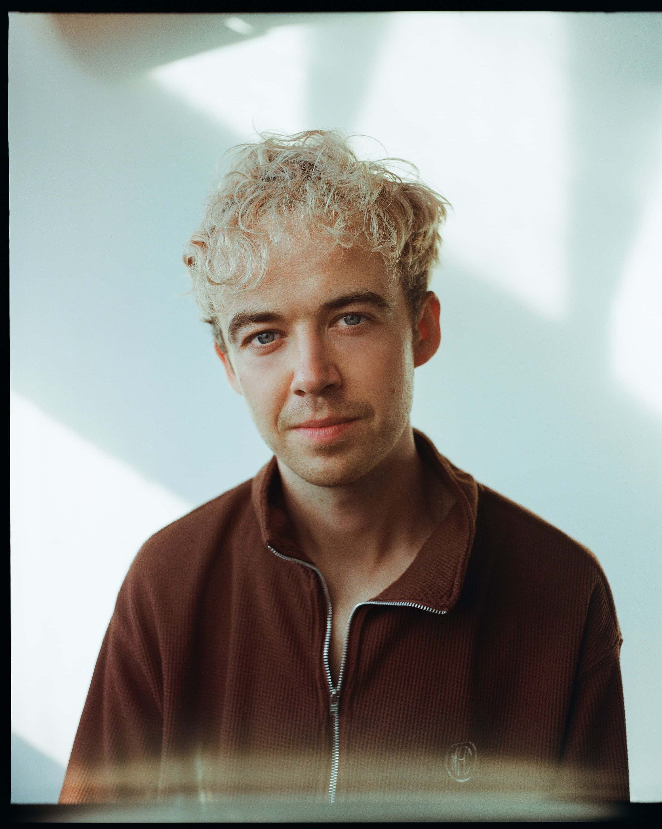 Scrolling selection of images 2